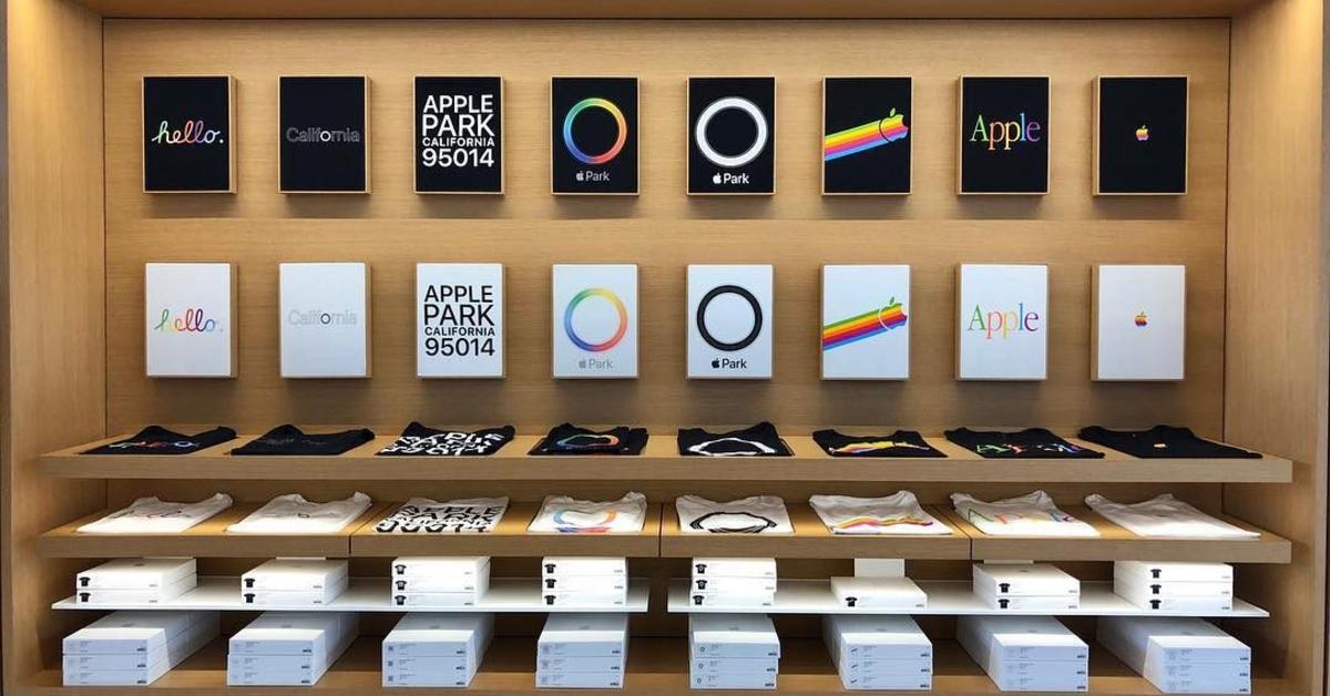 Интернет магазин эппл. Мерч Эппл. Apple Park Merch. Футболка Apple Park. Apple Park logo.